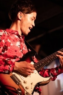 guiter1.jpg